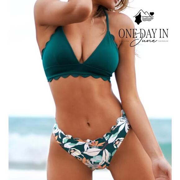 Cupshe Scallop Edge Tie Back Bikini Swimsuit Size M - Picture 1 of 7